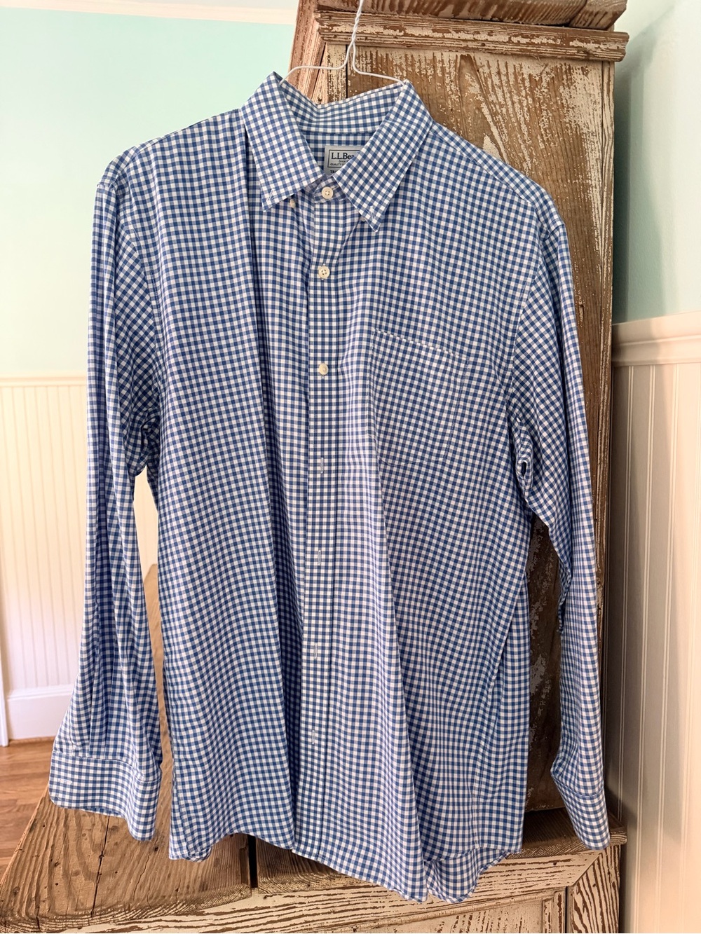 L.L. Bean Men's Blue and White Gingham Button-Down Shirt Size L Reg